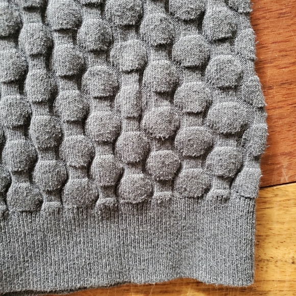 🔖5/$25 H&M Sweater - Picture 5 of 7